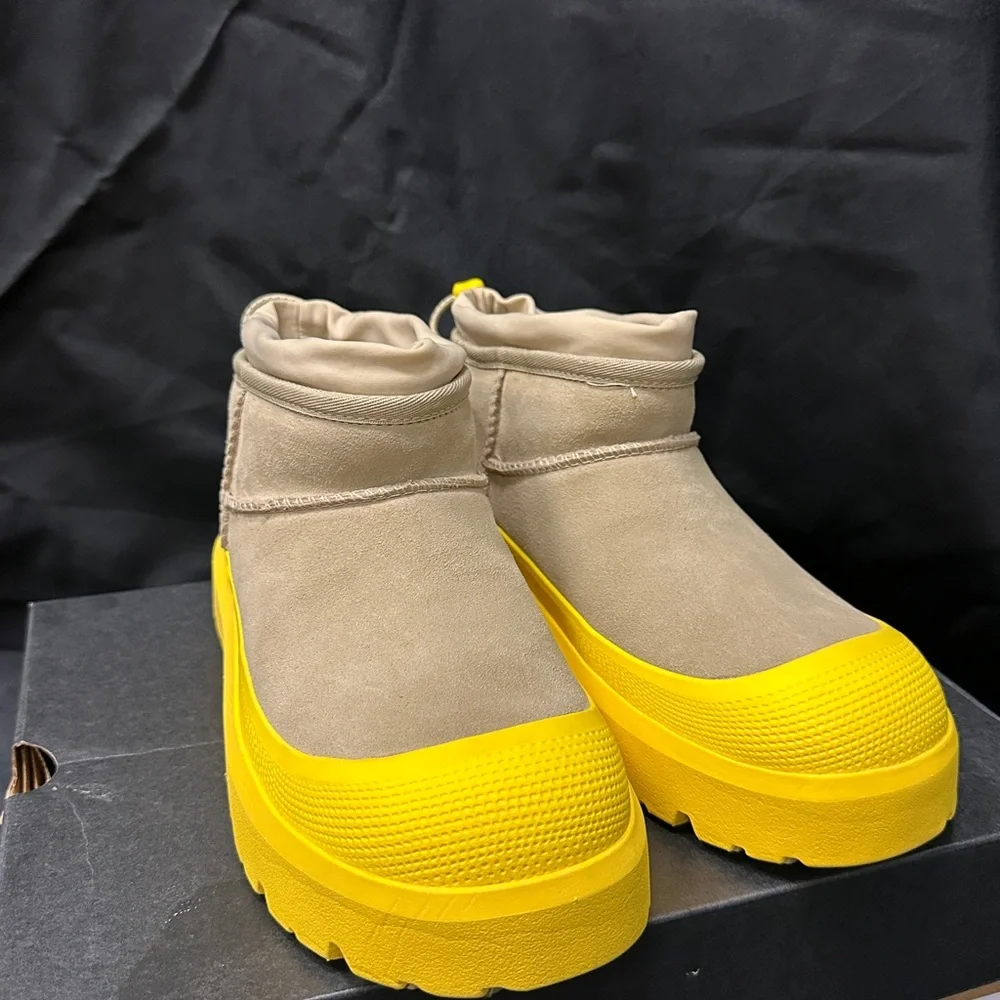 UGG Classic Ultra Mini Weather Hybrid Men Size 8‎